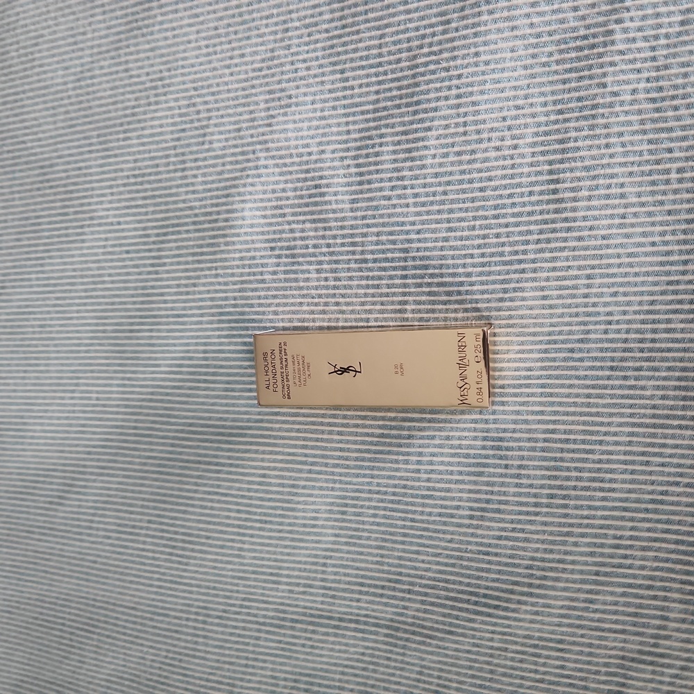 Yves Saint Laurent All Hours Foundation B 20 Ivory Brand new
